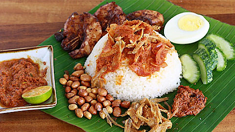  Nasi Lemak là món ăn truyền thống trong mỗi bữa cơm của người Malaysia - Ảnh: 24h