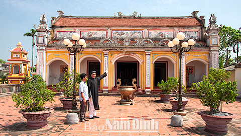 Di tích lịch sử - văn hóa cấp tỉnh đình Lạc Quần, xã Xuân Ninh.