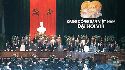  Từ ngày 28-6 đến ngày 1-7-1996, Đại hội đại biểu toàn quốc lần thứ VIII của Đảng được tổ chức tại Thủ đô Hà Nội.